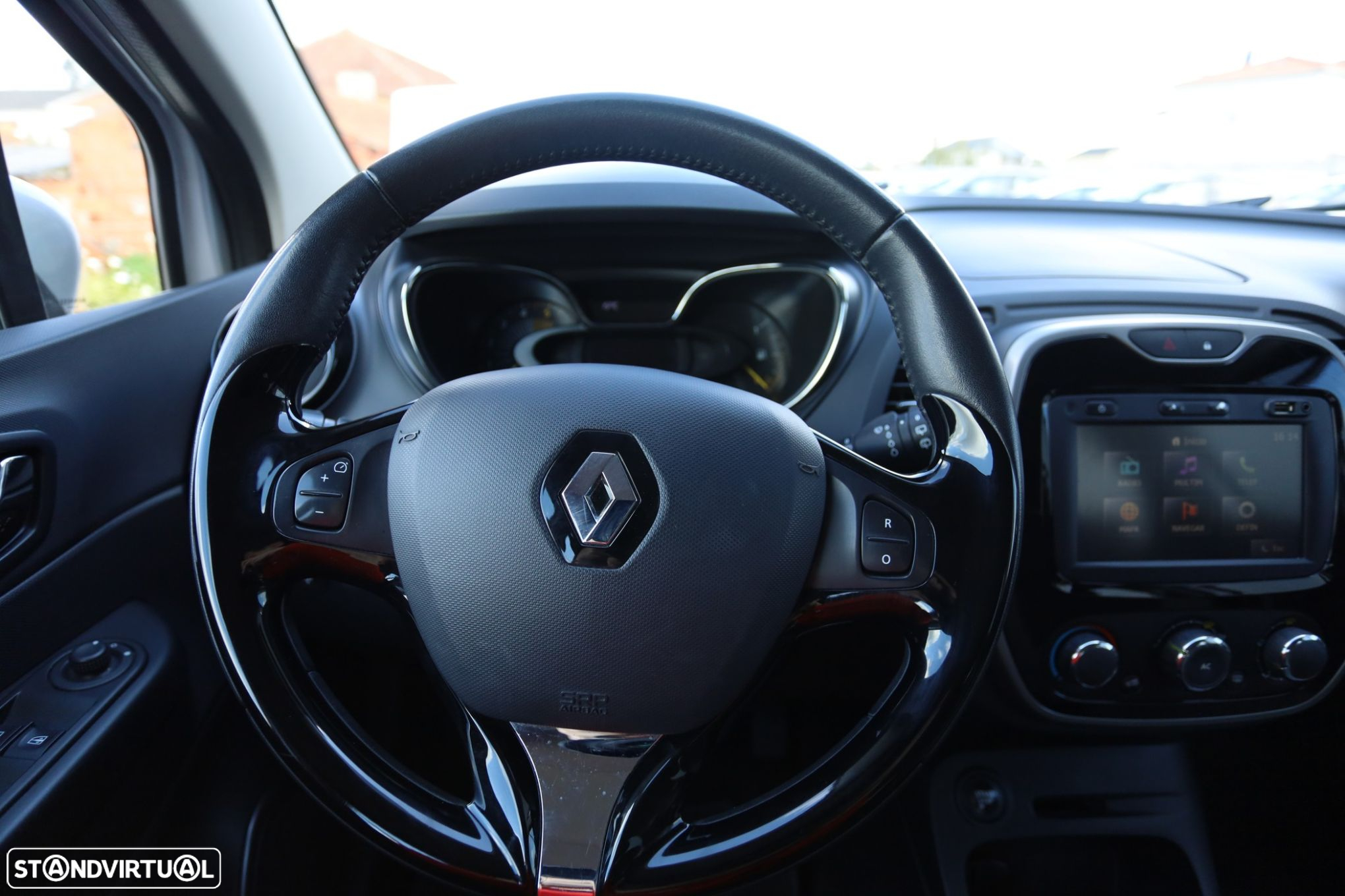 Renault Captur 1.5 dCi - 10