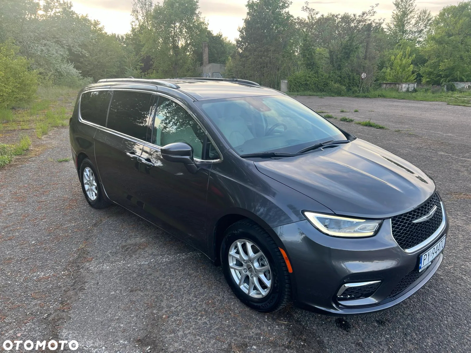 Chrysler Pacifica - 16