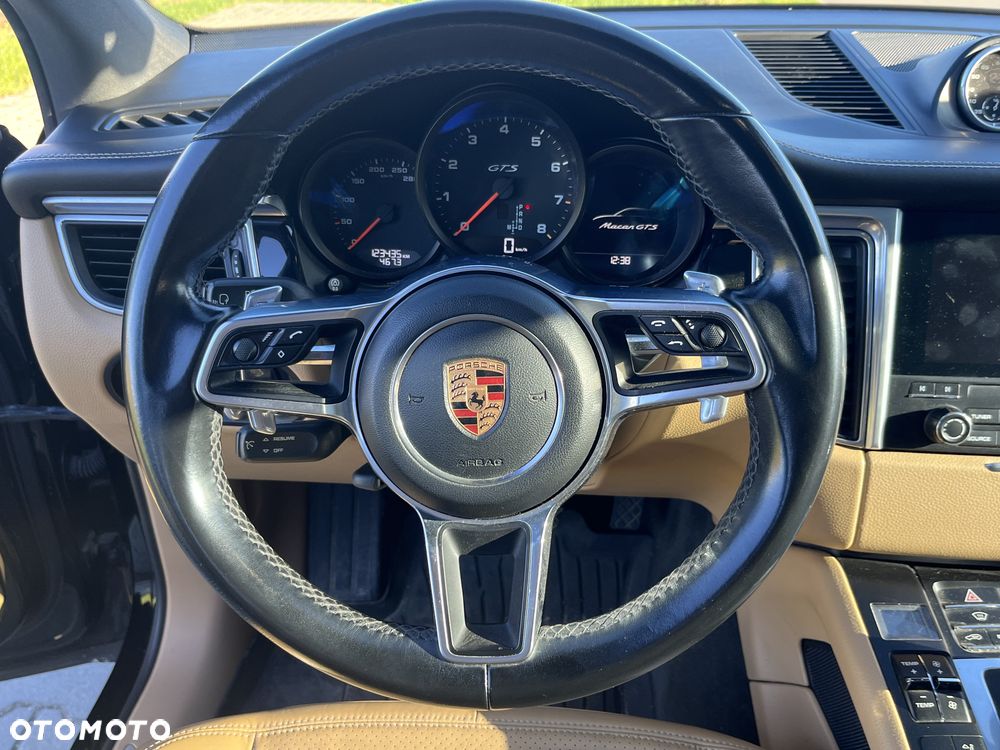 Porsche Macan - 16