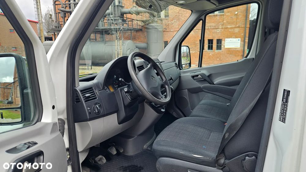 Mercedes-Benz Sprinter - 12