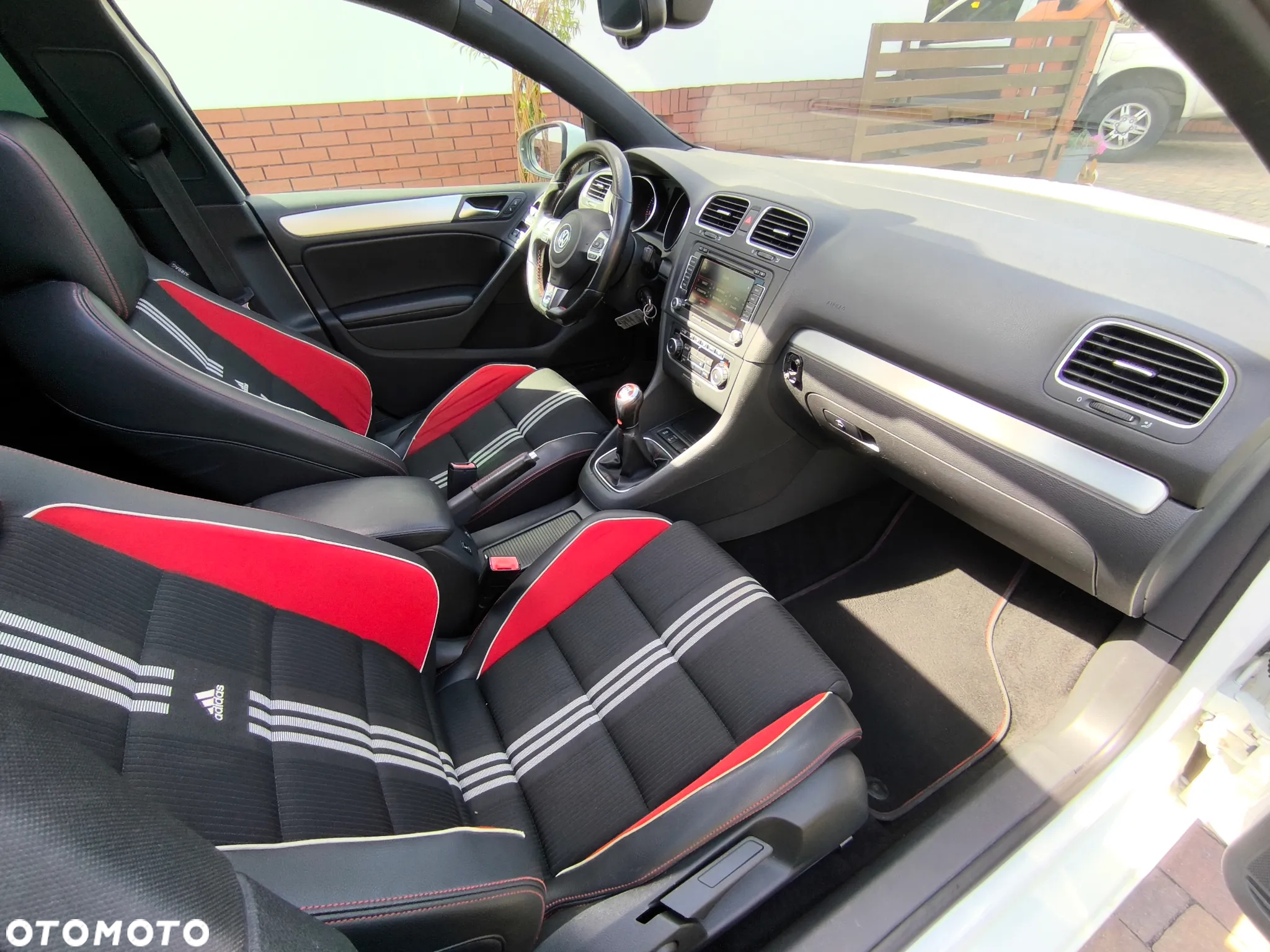 Volkswagen Golf 2.0 GTI adidas - 10