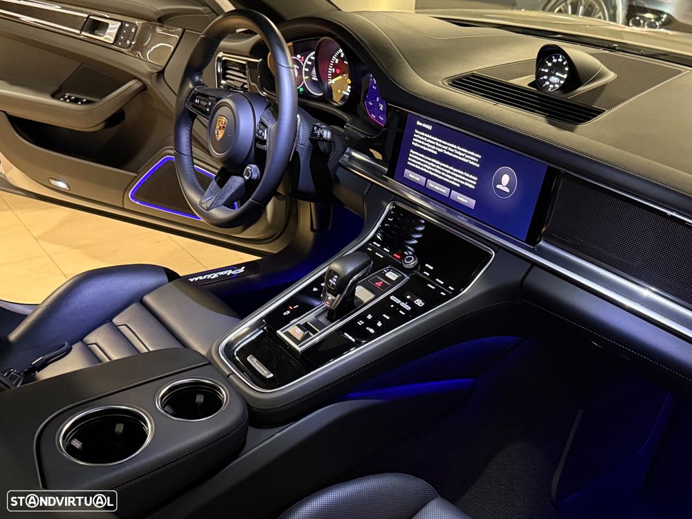 Porsche Panamera Sport Turismo 4 E-Hybrid Platinum Edition PDLS - 24