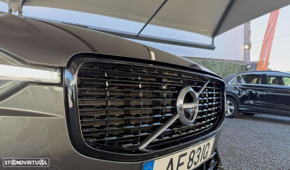 Volvo XC 60 2.0 T6 PHEV R-Design AWD - 46