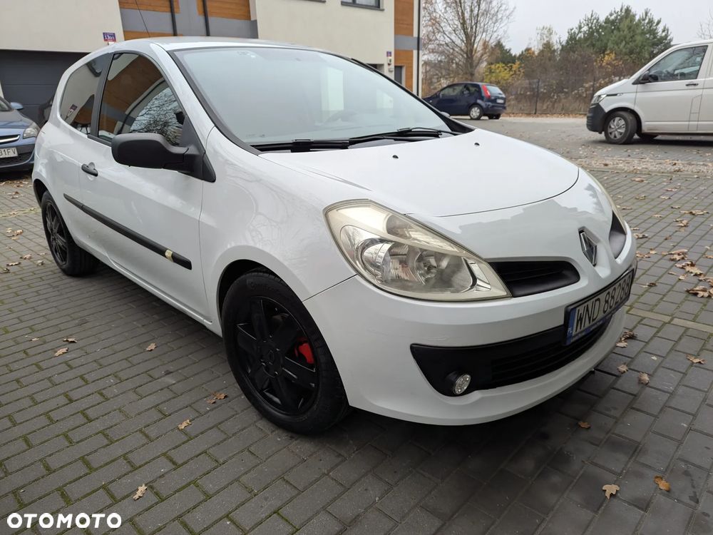 Renault Clio - 36