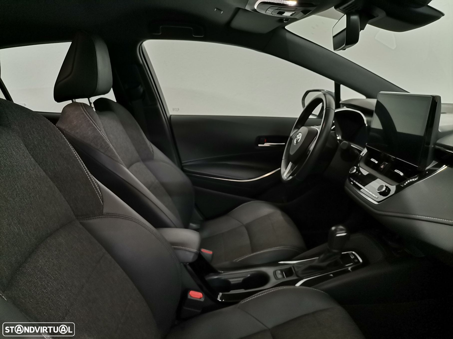 Toyota Corolla 1.8 Hybrid Comfort Plus - 6