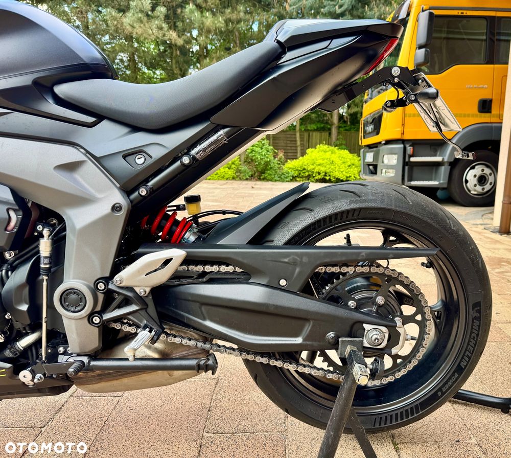 Triumph Daytona - 12