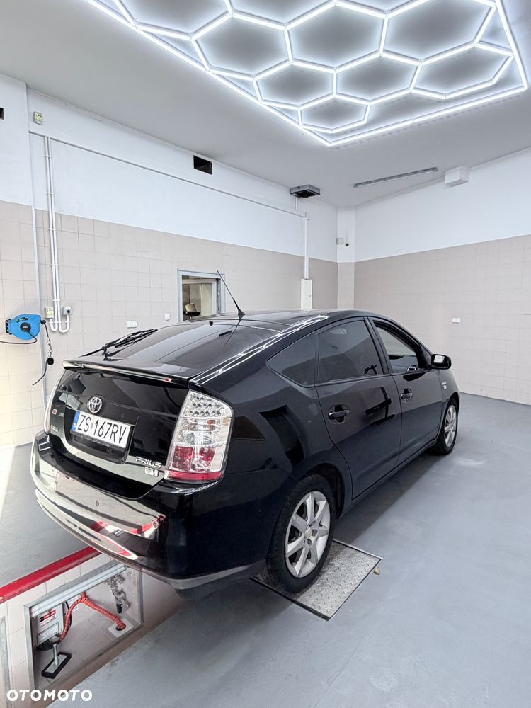 Toyota Prius 1.5 VVT-i Prestige - 6