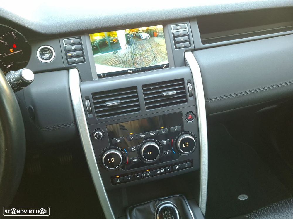 Land Rover Discovery Sport TD4 HSE Luxury - 30