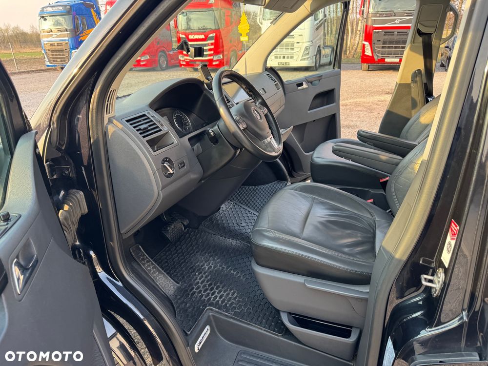 Volkswagen Caravelle - 13