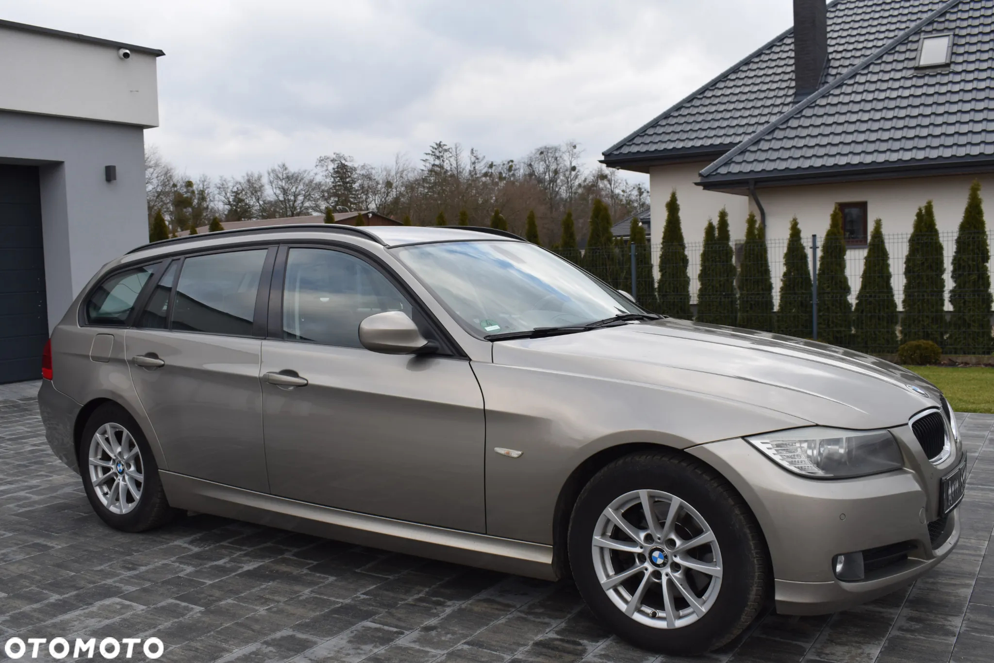 BMW Seria 3 318d Touring - 13