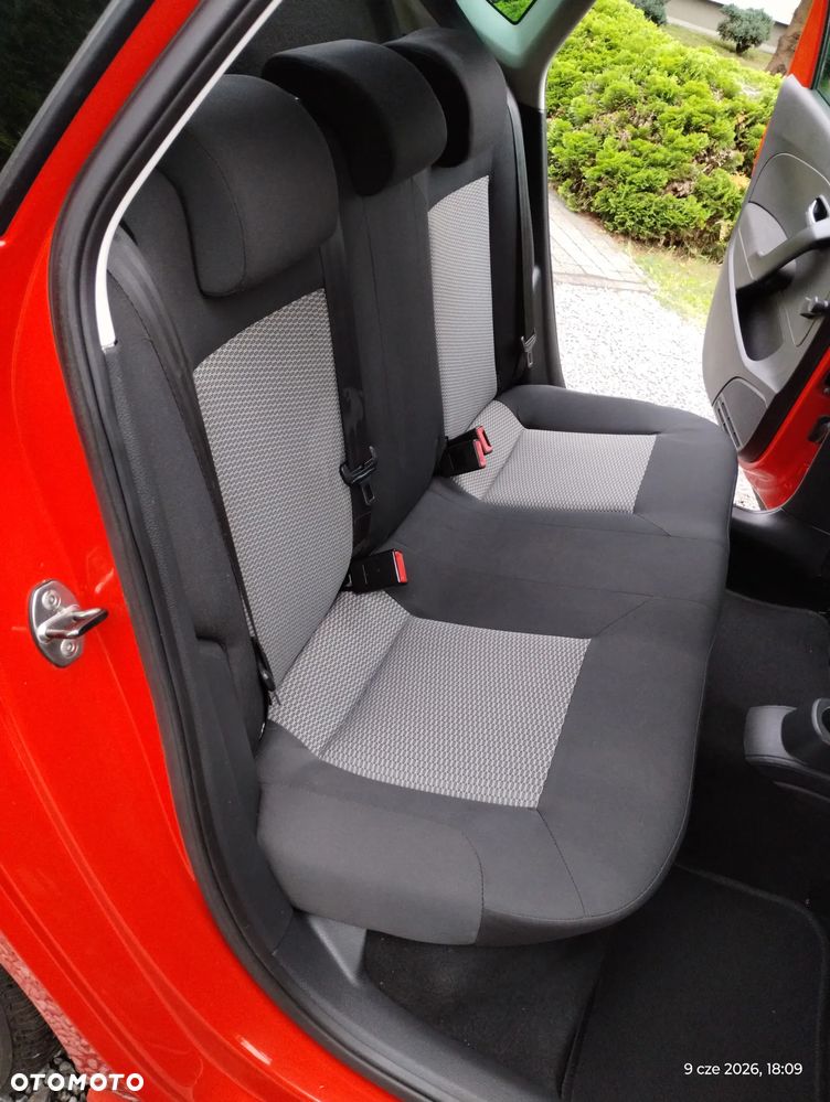 Volkswagen Polo 1.4 Comfortline - 26