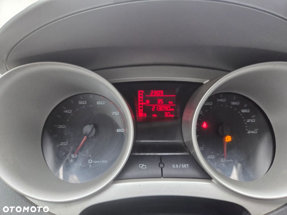 Seat Ibiza SC 1.6 16V Reference - 3