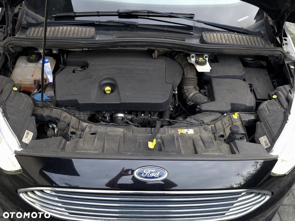 Ford Grand C-MAX - 35