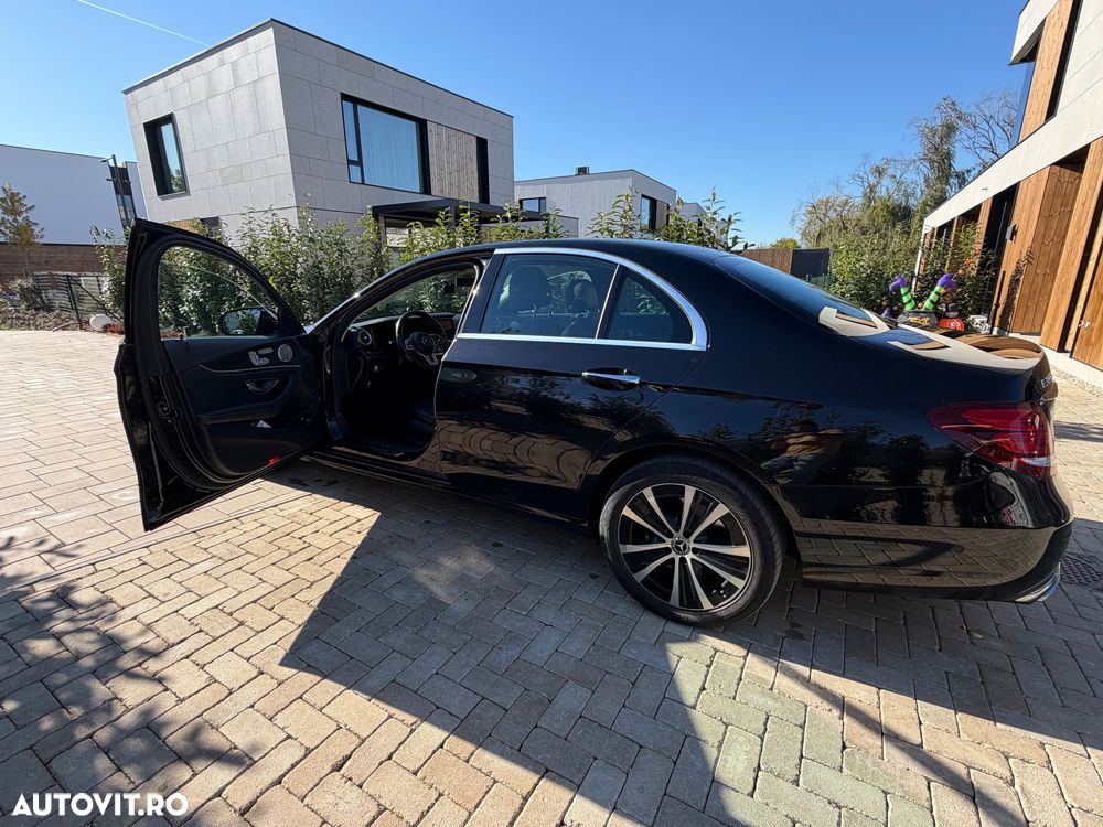 Mercedes-Benz E 300 Aut. - 2