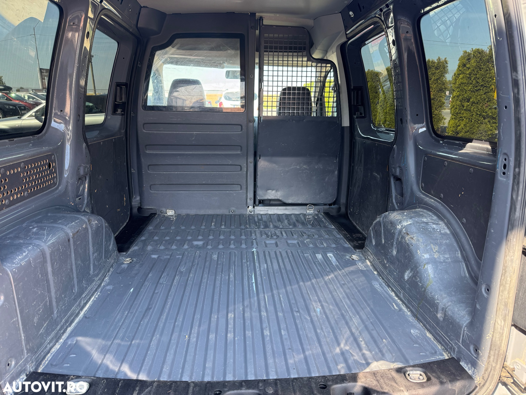Volkswagen Caddy - 10