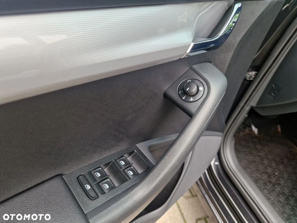 Skoda Octavia 2.0 TDI DSG Style - 27
