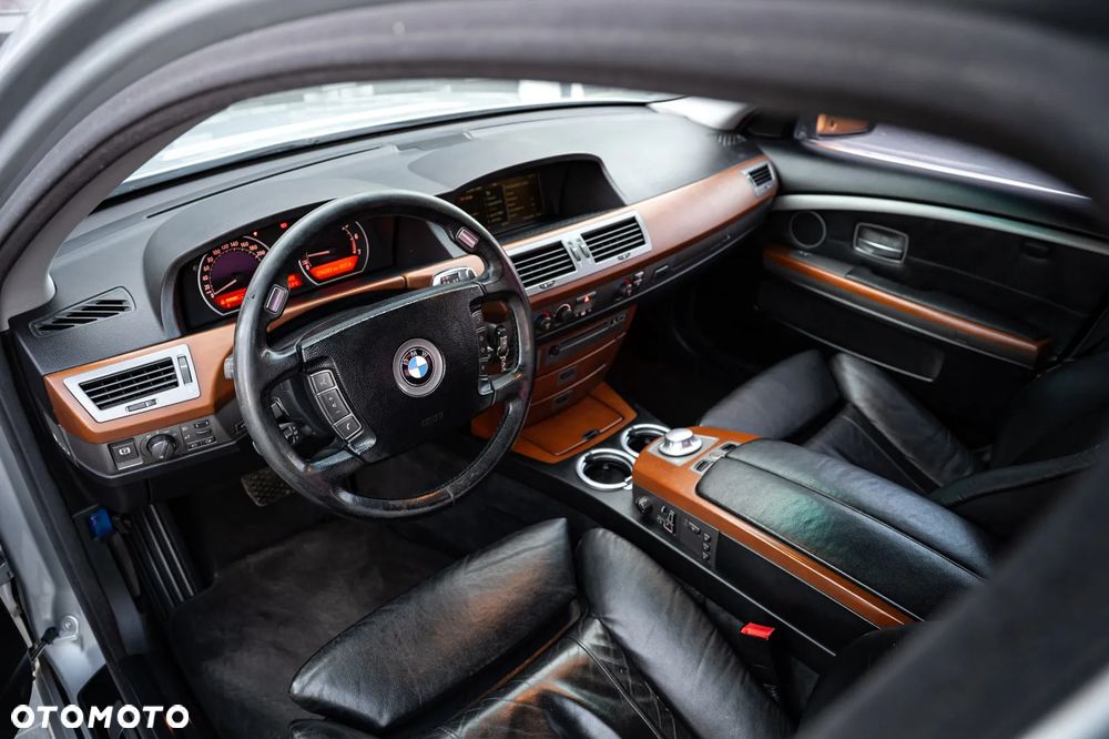 BMW Seria 7 735i - 10