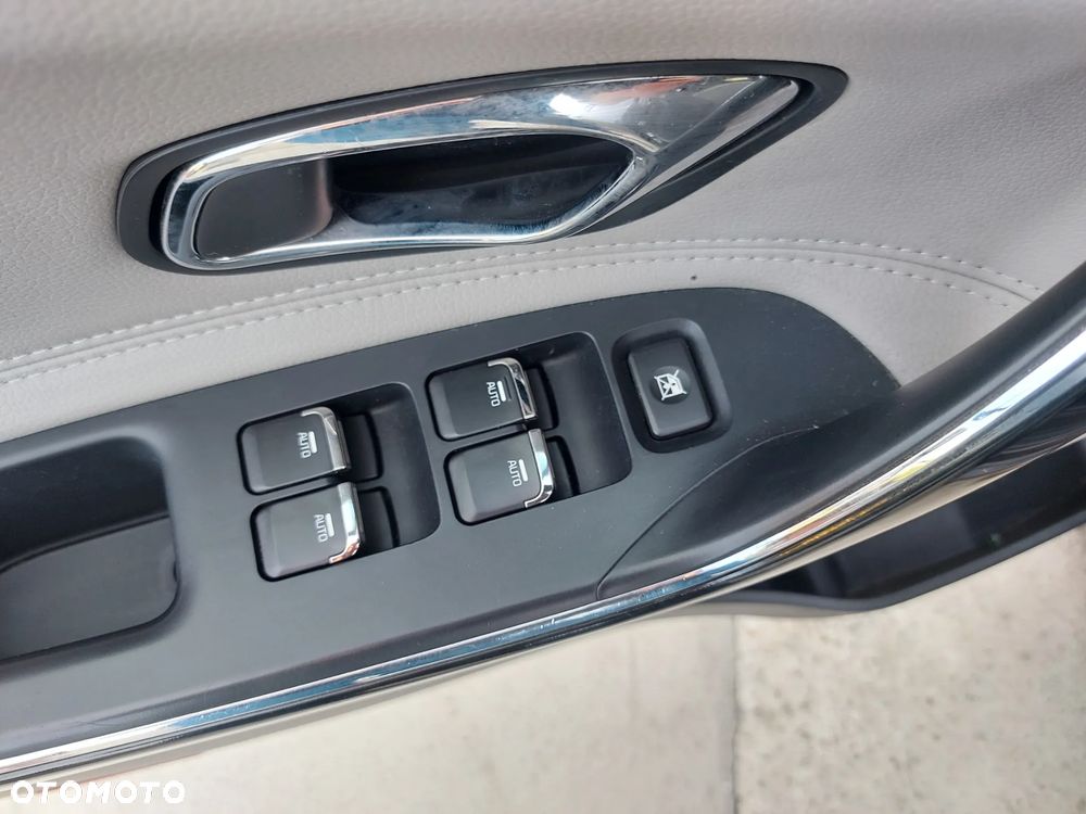 Kia Ceed 1.6 GDI ISG Dream-Team Edition - 13