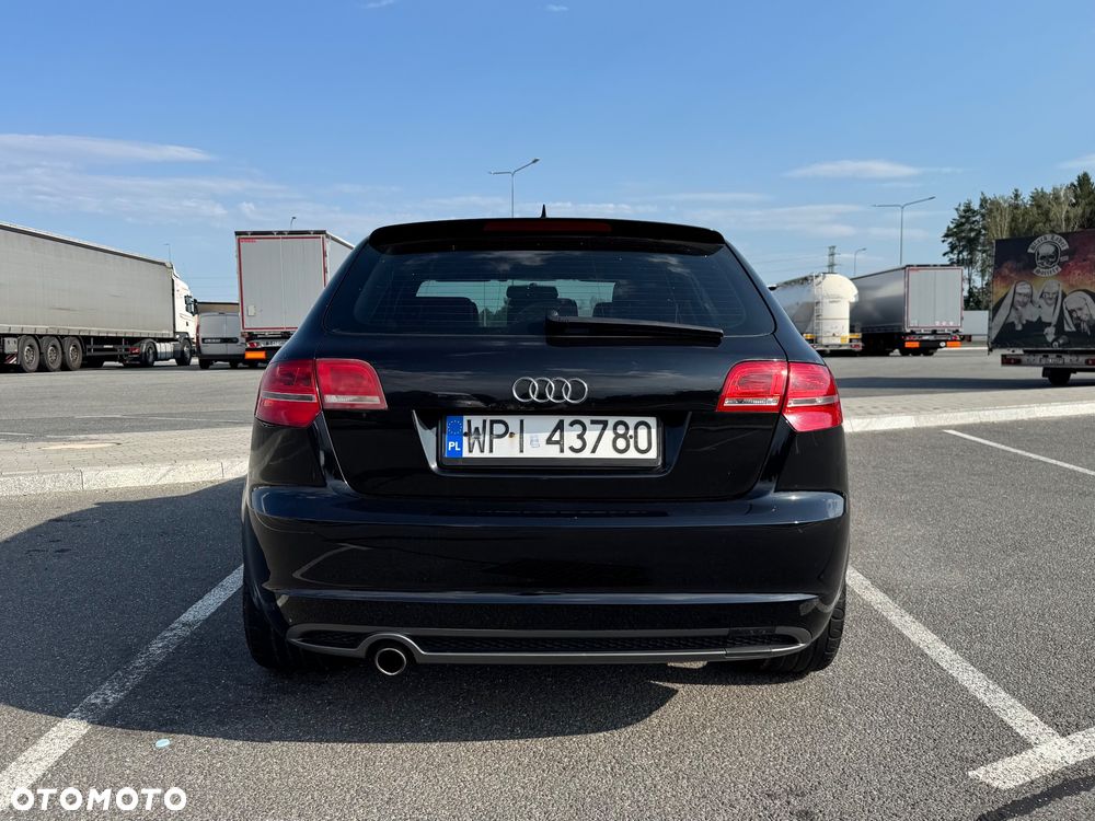 Audi A3 Sportback 2.0 TDI DPF S line Sportpaket - 4