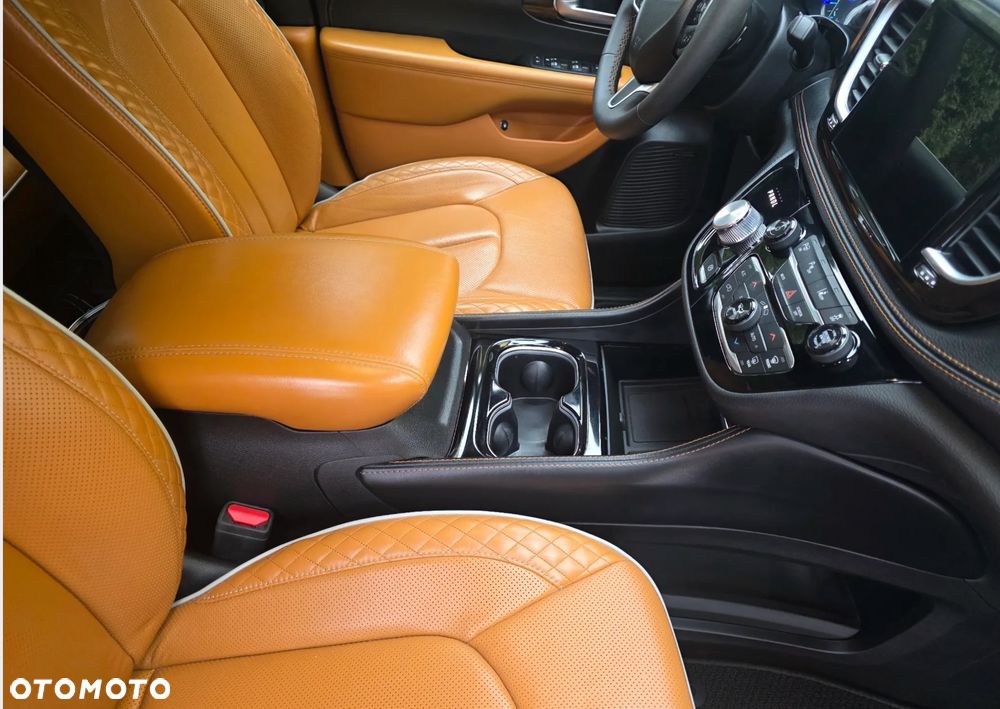 Chrysler Pacifica - 11