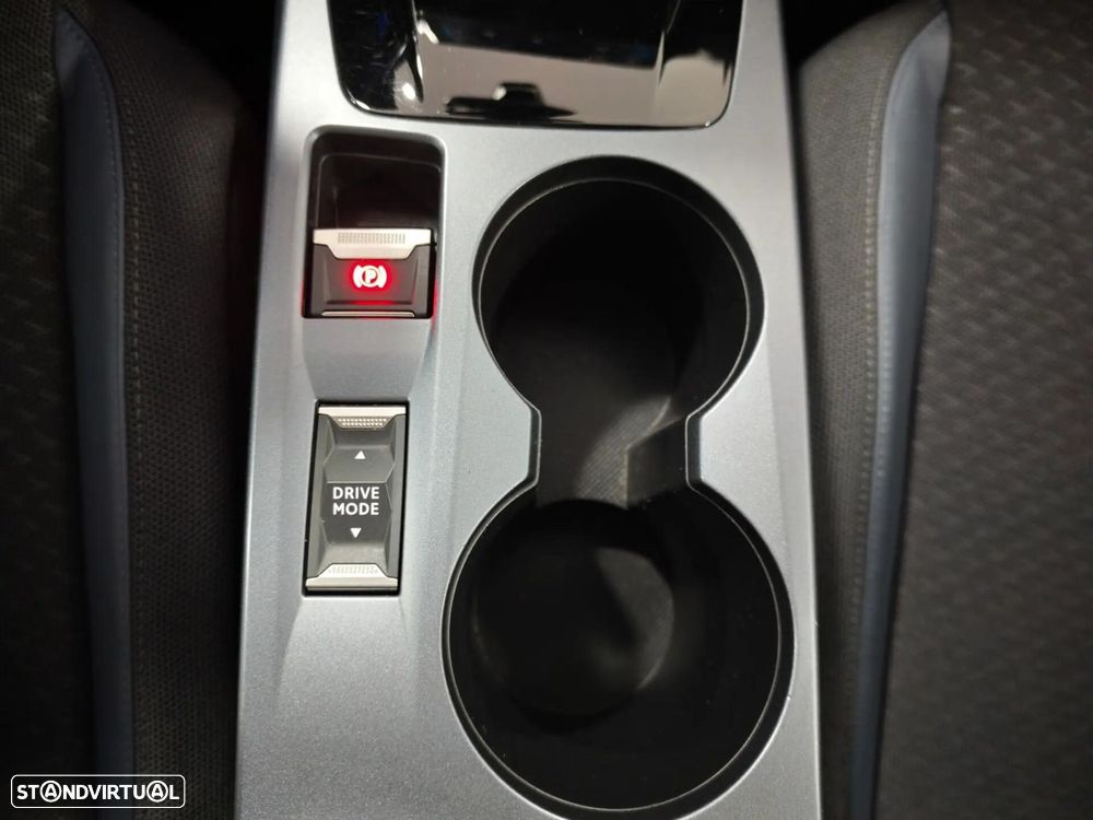 Peugeot e-2008 Allure - 19