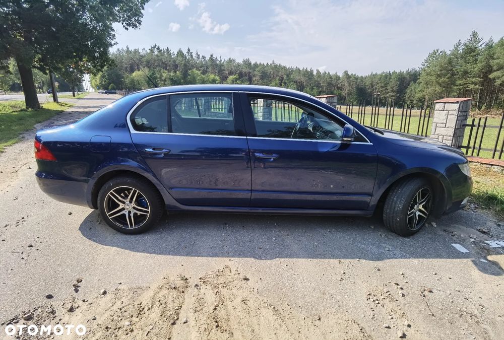 Skoda Superb 2.0 TDI Ambition - 4