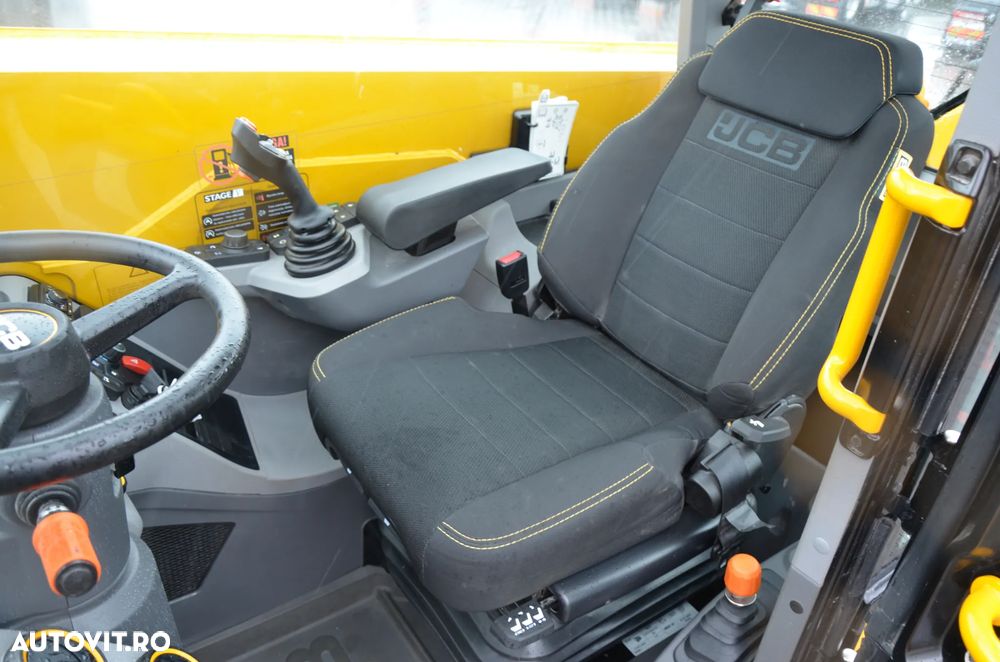 JCB - 16