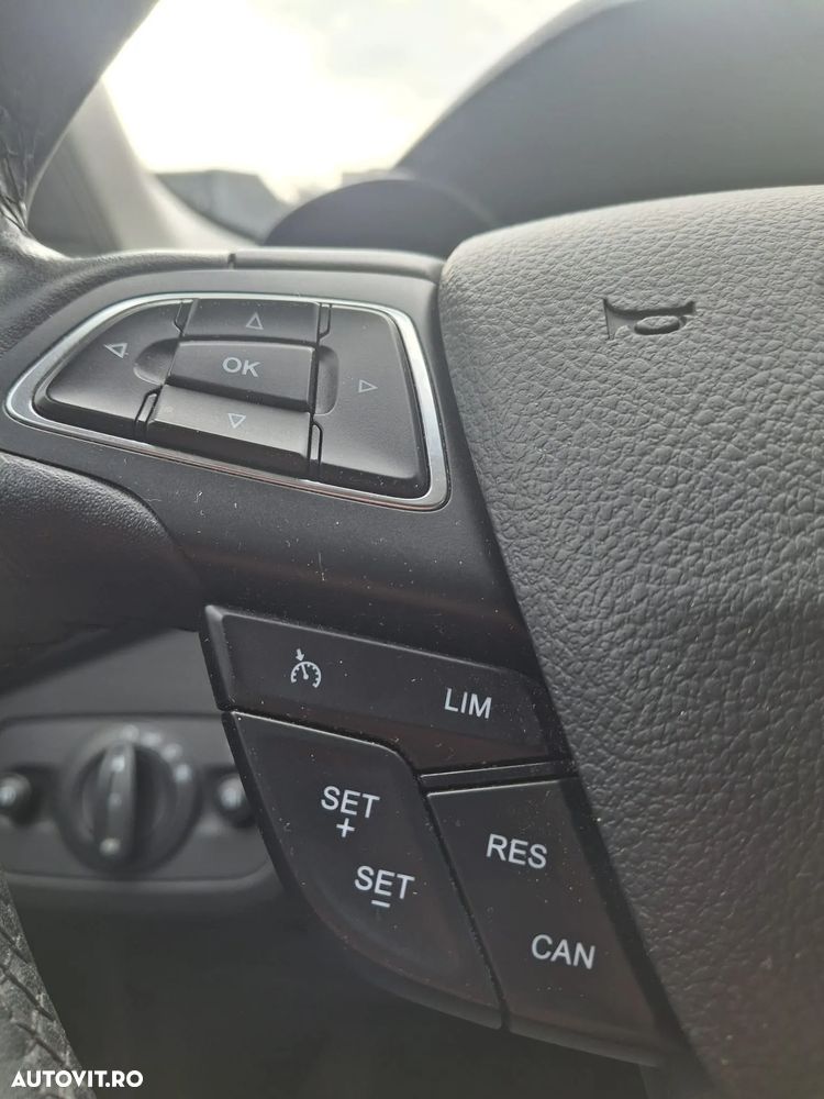 Ford Kuga 2.0 TDCi 4WD Powershift Titanium - 16