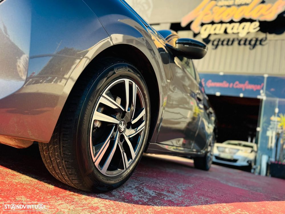 Peugeot 208 1.2 PureTech Allure EAT8 - 7