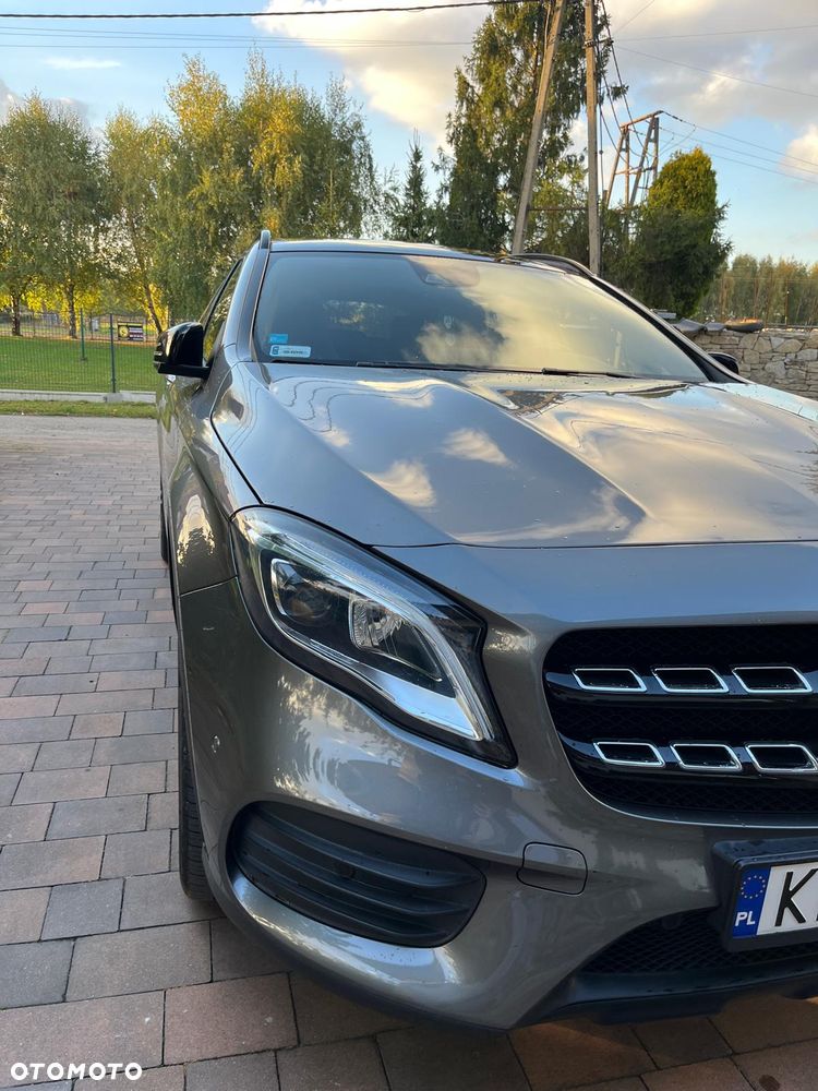Mercedes-Benz GLA - 21