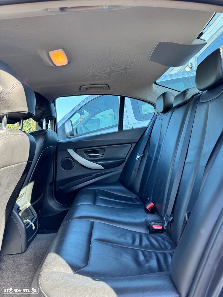 BMW 318 d Navigation Auto - 9