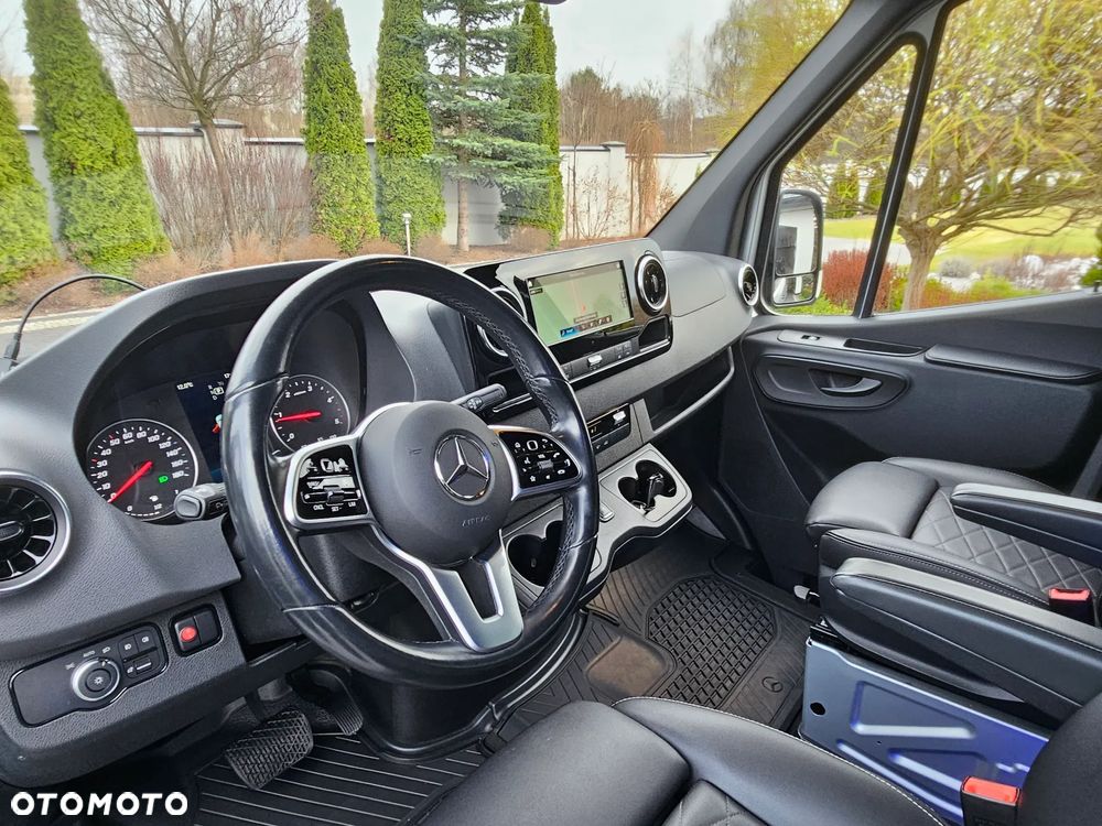 Mercedes-Benz Sprinter - 25