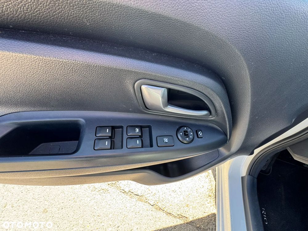 Kia Rio 1.2 Dream Team Edition - 10