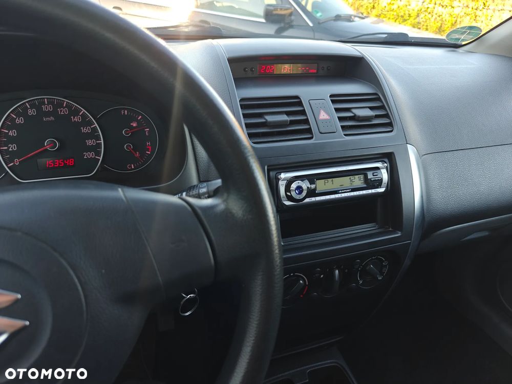Suzuki SX4 1.5 Streetline 4x2 Classic - 13