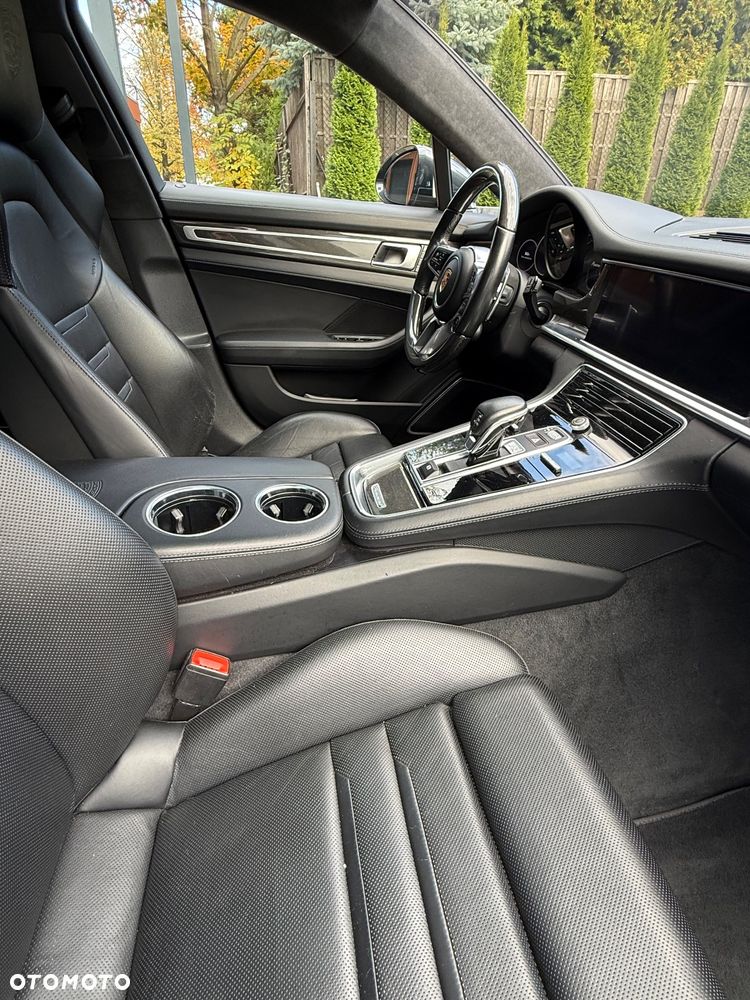 Porsche Panamera 4 Sport Turismo - 10