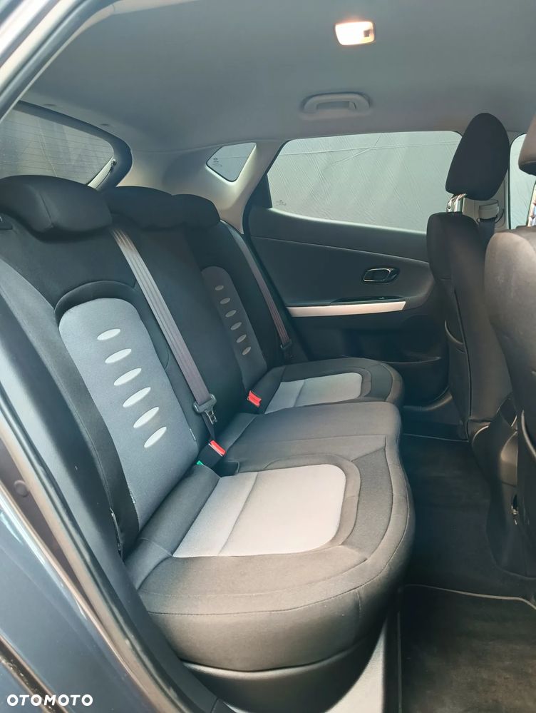 Kia Ceed 1.6 CRDi 128 Fifa World Cup Edition - 5