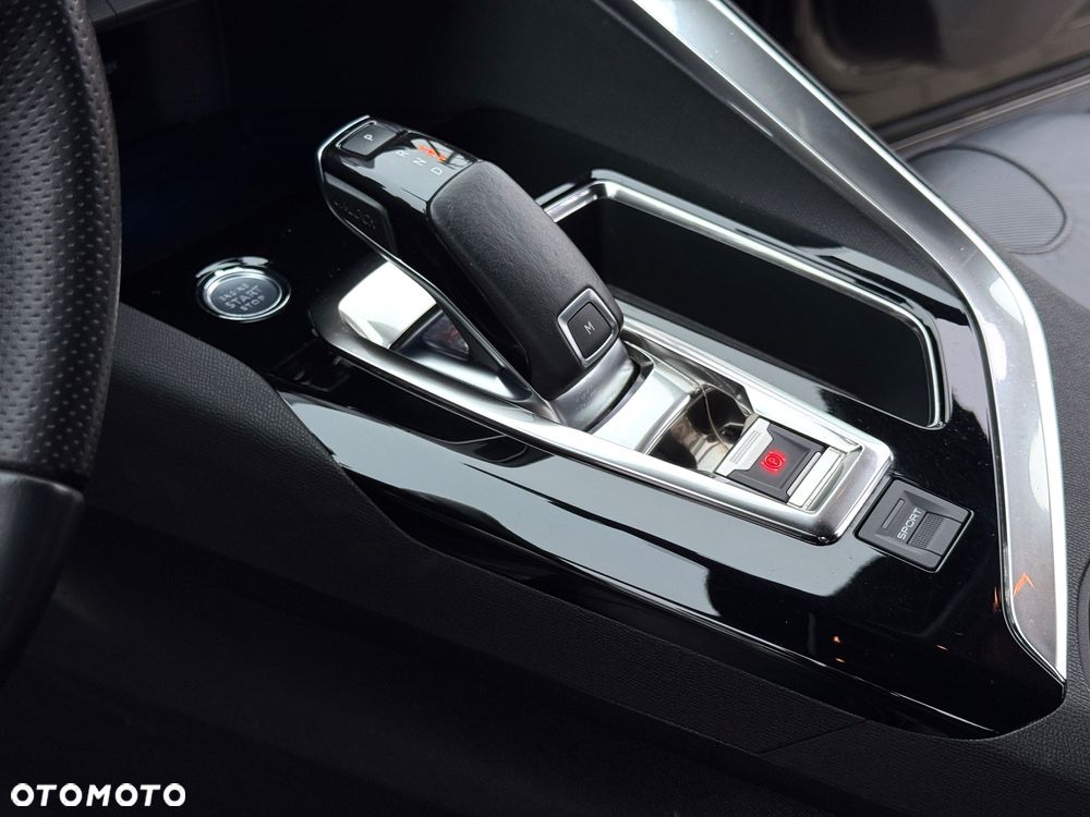 Peugeot 3008 1.5 BlueHDi GT S&S EAT8 - 26