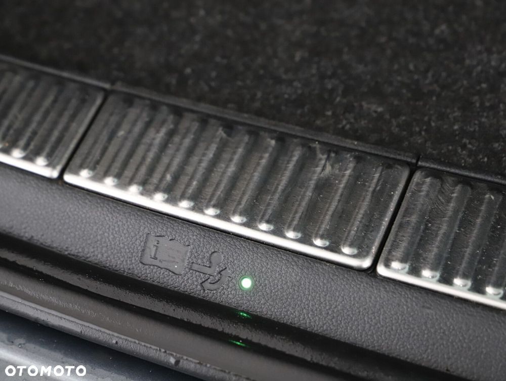 Skoda Superb 2.0 TDI SCR 4x4 Sportline DSG - 26