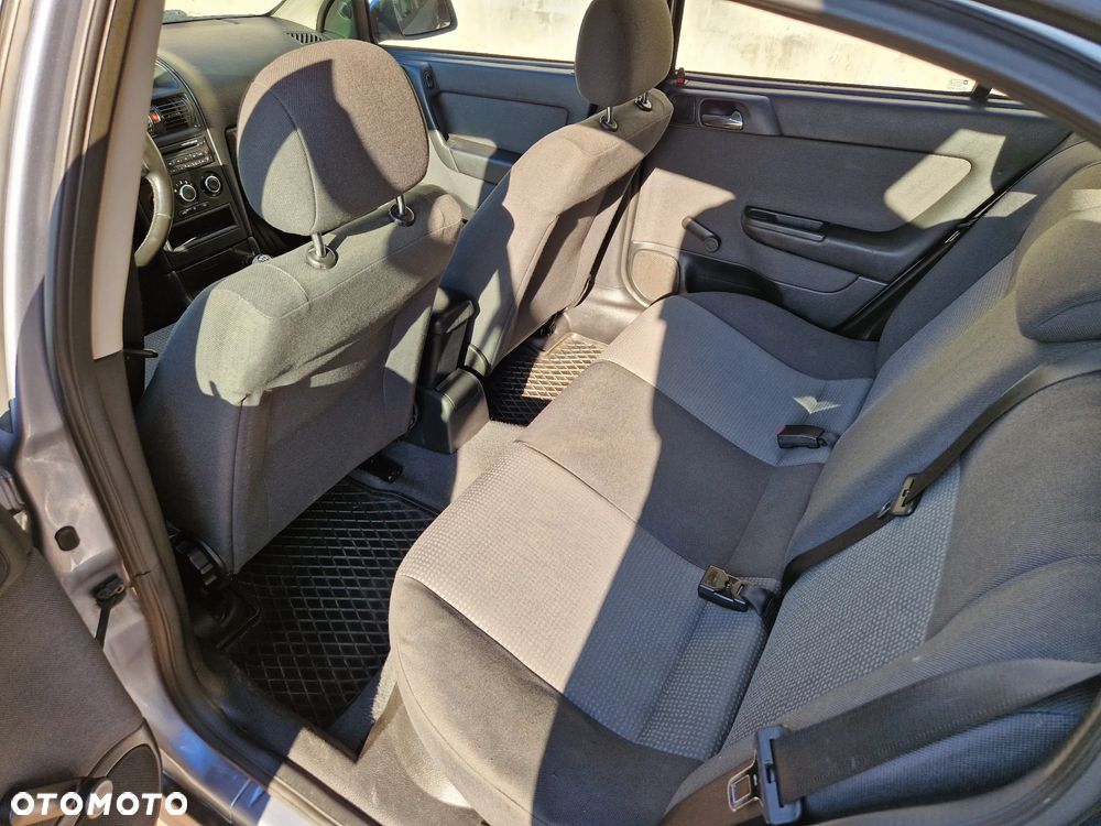 Opel Astra - 11