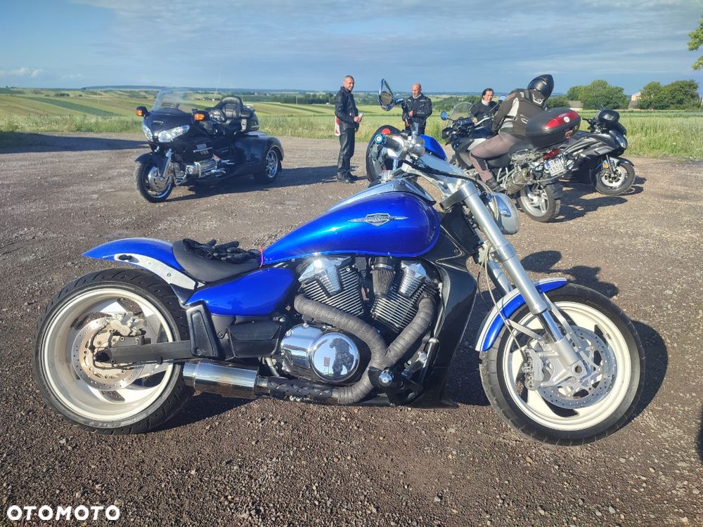 Suzuki Boulevard - 2