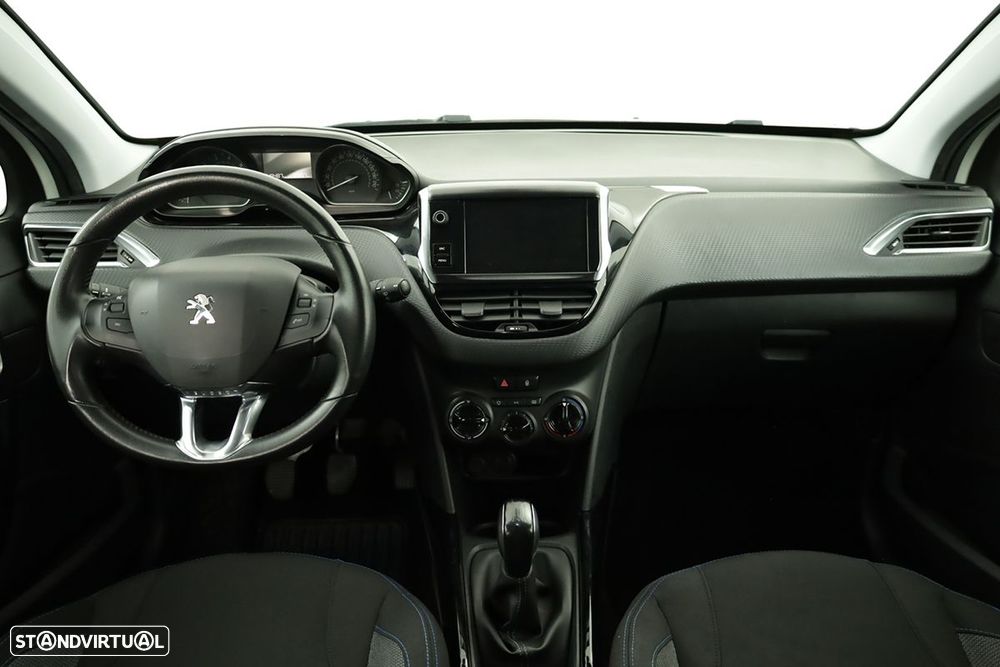 Peugeot 2008 1.2 PureTech Signature - 8