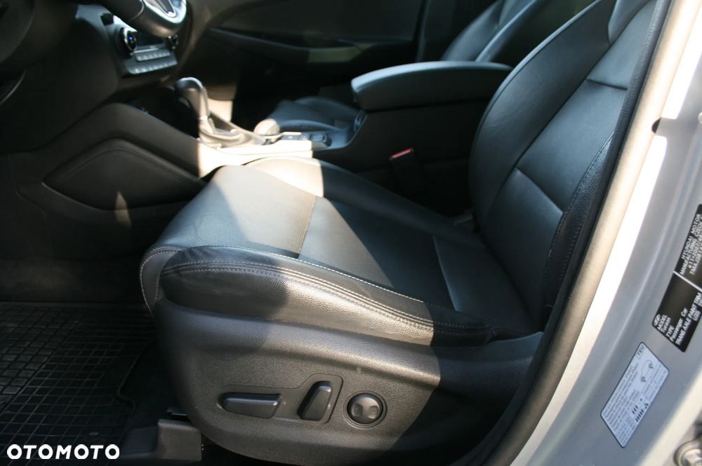 Hyundai Tucson 2.0 CRDI 4WD Automatik Premium - 27