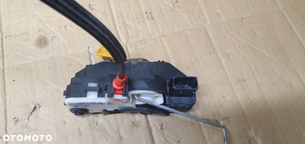 Zamek prawy tył tylny prawy 6 PIN Opel Zafira C 13579556 - 4