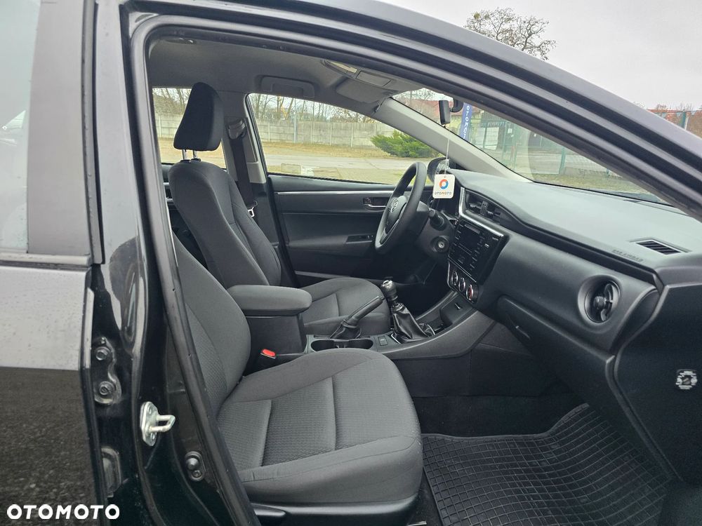 Toyota Corolla 1.6 Active EU6 - 16