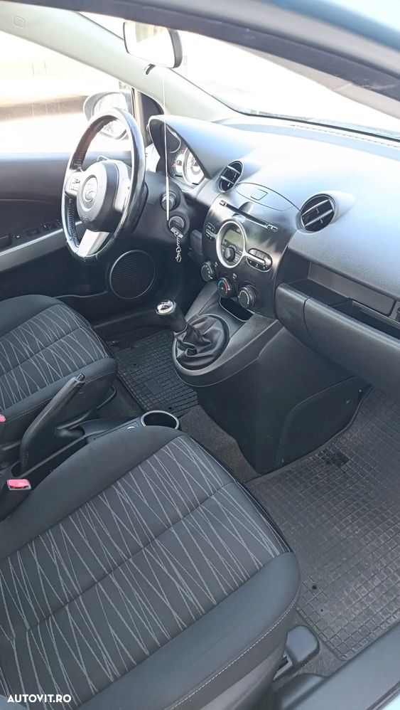 Mazda 2 1.3i CE - 3