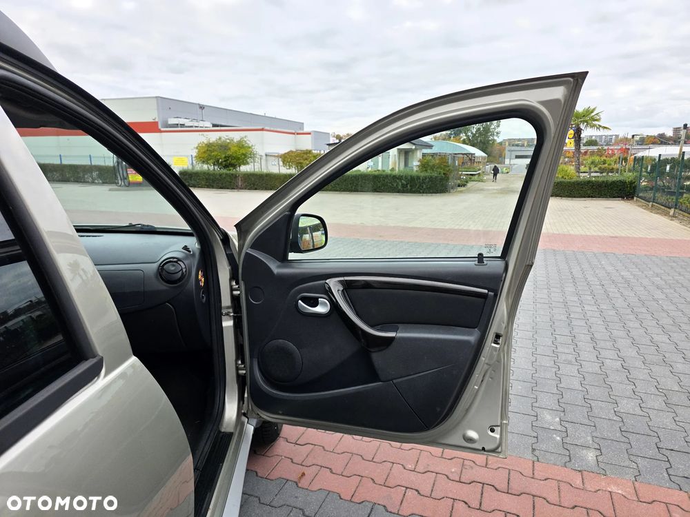 Dacia Duster 1.6 16V 4x2 Prestige - 14