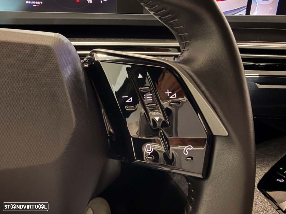 Peugeot 3008 1.2 Hybrid Allure e-DCS6 - 18