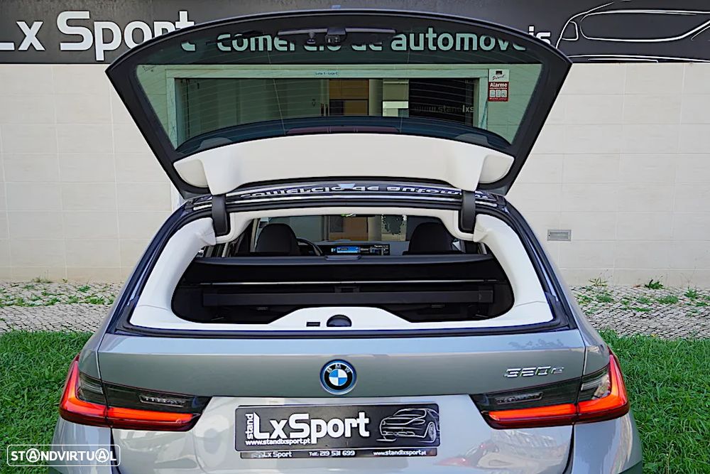 BMW 320 e Touring Corporate Edition Auto - 14