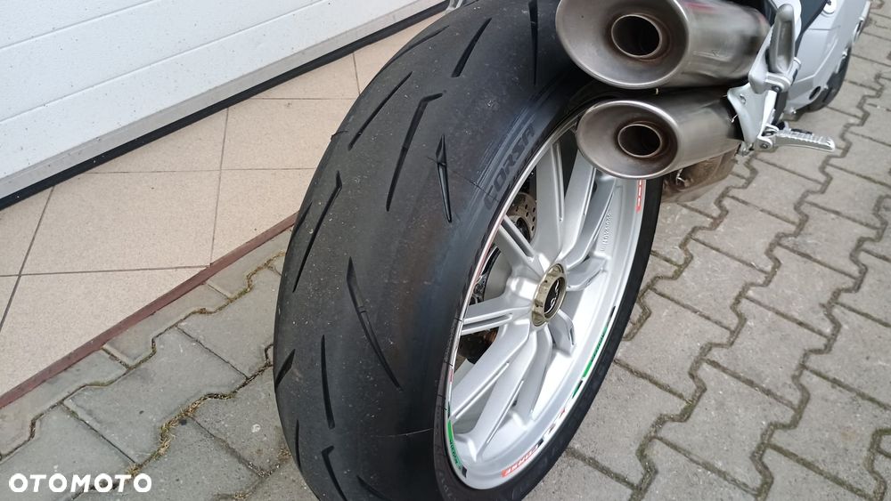 MV AGUSTA Brutale - 8