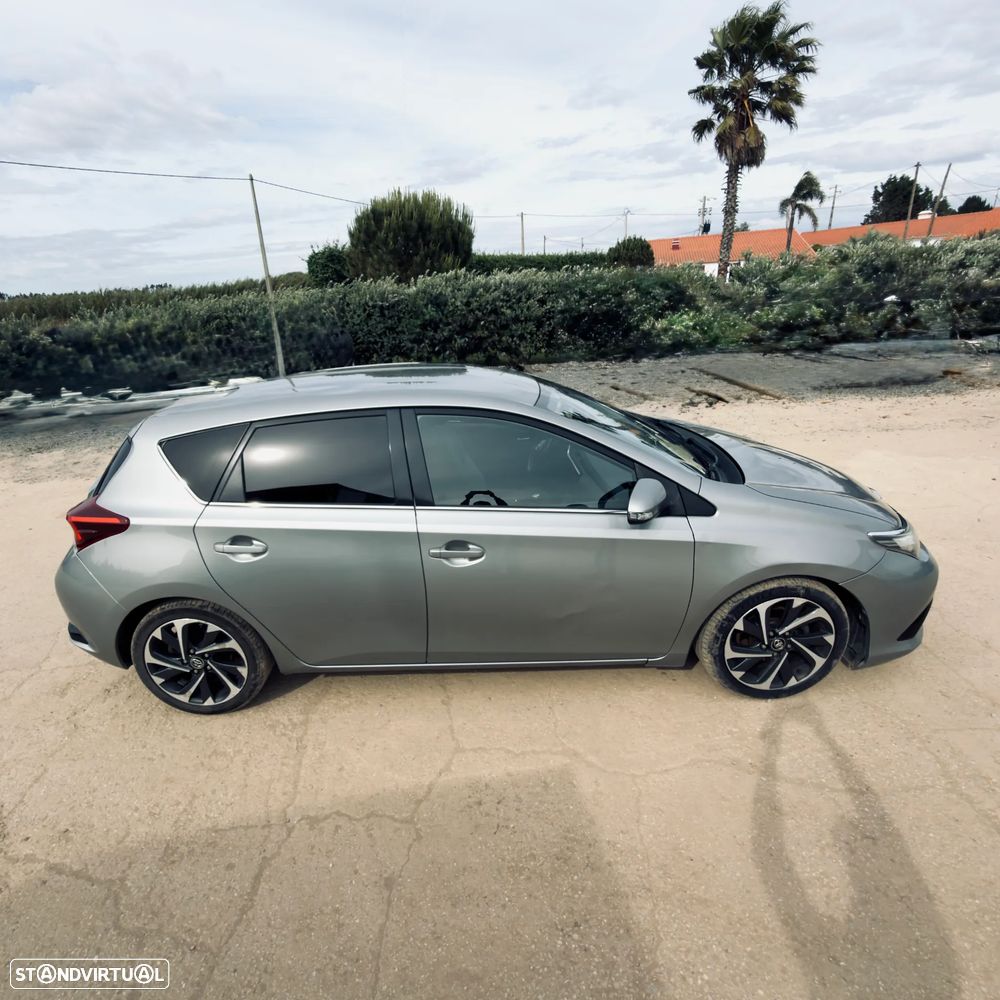 Toyota Auris 1.4 D-4D Com. +P.Sport+Navi - 6